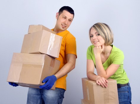 Careful boxing and labelling of household items in Plumstead
